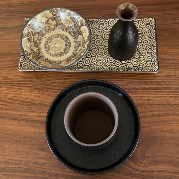 Japanese Stoneware Sake Serving Set - Picture 6 of 6